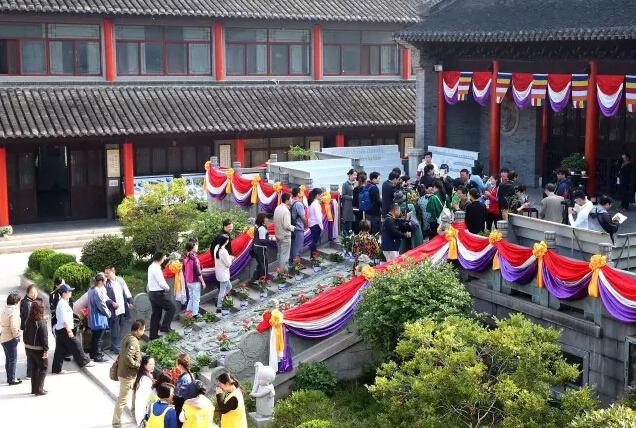 「扬州」江苏扬州文峰寺举行新老鉴真大师像会面仪式