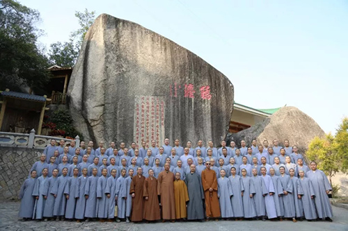 「佛教」闽南佛学院女众部本三班到虎溪岩寺拓展课外丛林实务参学 「佛教」闽南佛学院女众部本三班到虎溪岩寺拓展课外丛林实务参学