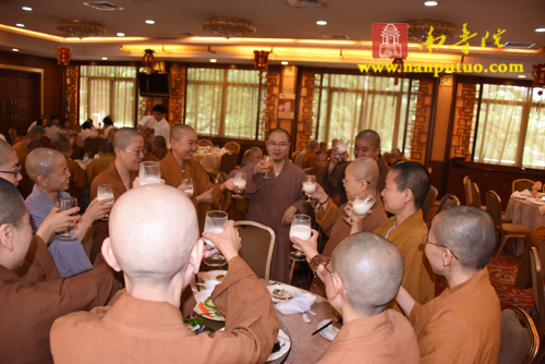 「佛教」福建闽南佛学院隆重举行2015年秋季开学典礼