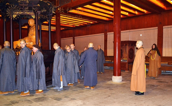 「普陀山」浙江普陀山法雨禅寺举行2015年首届冬季禅七法会