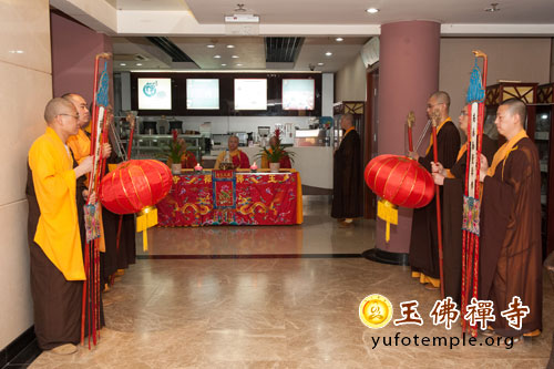 「佛教」上海玉佛禅寺举行传授三皈五戒法会