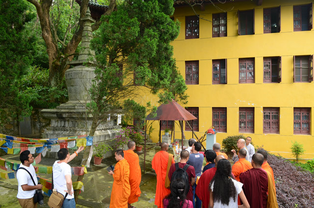「佛教」南传佛教信众参访江西九江东林祖庭东林寺