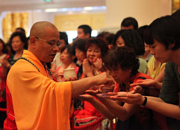 「观音」海南三亚海上观音举行吉祥上供祈福法会 「观音」海南三亚海上观音举行吉祥上供祈福法会