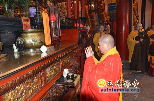 「上海外滩踩踏事件」上海玉佛禅寺为外滩踩踏遇难者举行超度法会