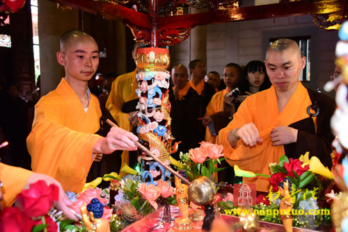 「南普陀寺」福建厦门南普陀寺隆重举行2016年浴佛法会 「南普陀寺」福建厦门南普陀寺隆重举行2016年浴佛法会