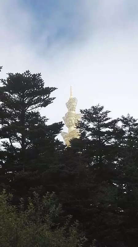 「峨眉山」河北邢台净域寺四众弟子150人朝拜峨眉山普贤菩萨圆满