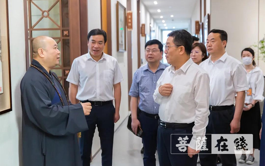 「佛教」上海市委常委、统战部部长郑钢淼一行调研上海玉佛禅寺 「佛教」上海市委常委、统战部部长郑钢淼一行调研上海玉佛禅寺