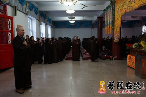 「极乐寺」哈尔滨极乐寺传授八关斋戒 近千名戒子同受戒