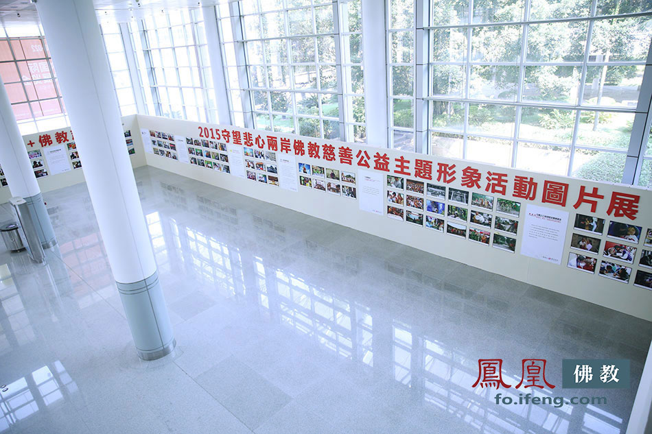 「佛教」厦门免费展120米图片墙 现中国佛教悲悯众生影像