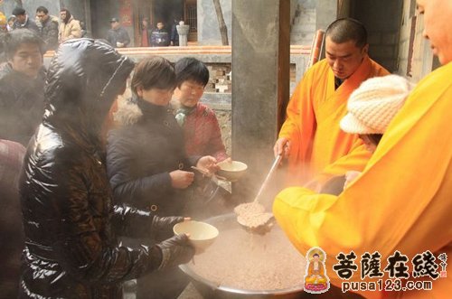 「腊八节」各地寺院腊八施粥忙　喜迎吉祥新年