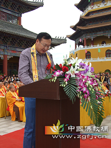「佛教」河北秦皇岛法云寺隆重举行圣清大和尚升座庆典暨琉璃宝塔开光法会