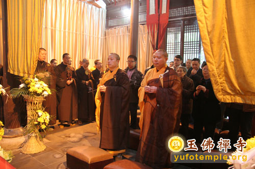 「佛教」上海玉佛禅寺法师职工赴常熟为历代祖师扫墓