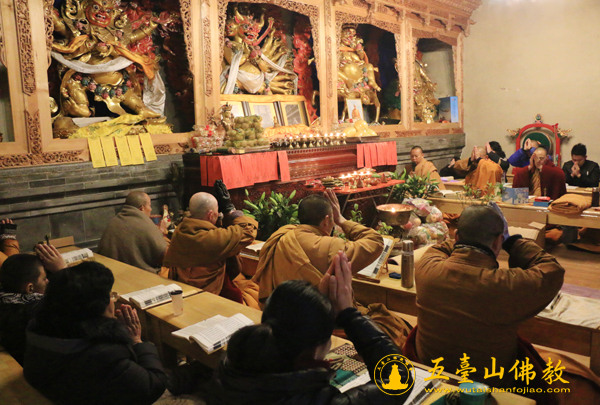 「五台山」山西五台山格鲁派寺院举行燃灯法会纪念宗喀巴大师 「五台山」山西五台山格鲁派寺院举行燃灯法会纪念宗喀巴大师