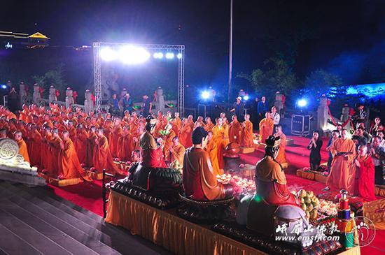 「佛教」四川大佛禅院举行“万盏明灯供普贤”祈福供灯法会