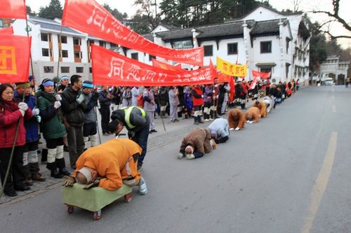 「九华山」山东博山正觉寺释仁炟法师三步一叩朝礼九华山圆满