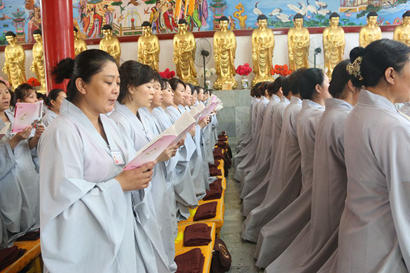 「出家」哈尔滨极乐寺四百余位短期出家弟子传戒法会圆满