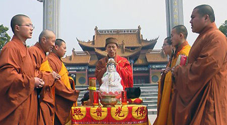 「释迦牟尼」中国各地佛寺为云南盈江、日本大地震灾区超度祈福