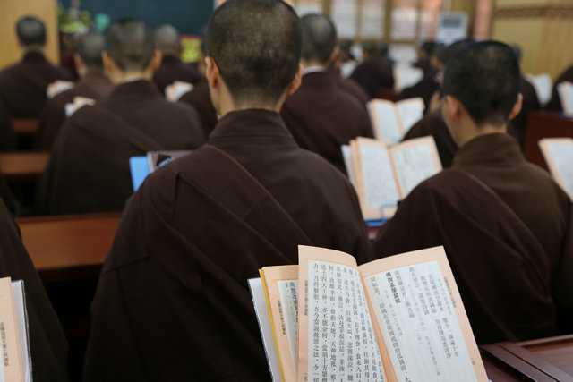 「陆丰」广东尼众佛学院陆丰定光寺举行受筹作法仪式