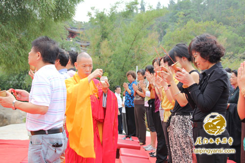「观音」厦门太平岩寺于观音菩萨出家日举行送子观音圣像开光仪式 「观音」厦门太平岩寺于观音菩萨出家日举行送子观音圣像开光仪式