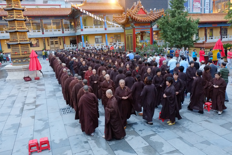「佛法」天津市荐福观音寺举行昼夜精进念佛法会 「佛法」天津市荐福观音寺举行昼夜精进念佛法会