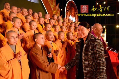 「佛教」“梵韵昭山·佛佑神州”佛乐焰火晚会在湖南湘潭市昭山示范区隆重开幕