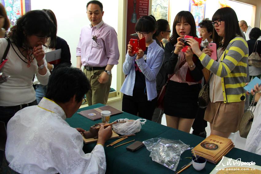 「佛教」中国青海藏传佛教艺术精品展在韩国首尔开幕(组图)