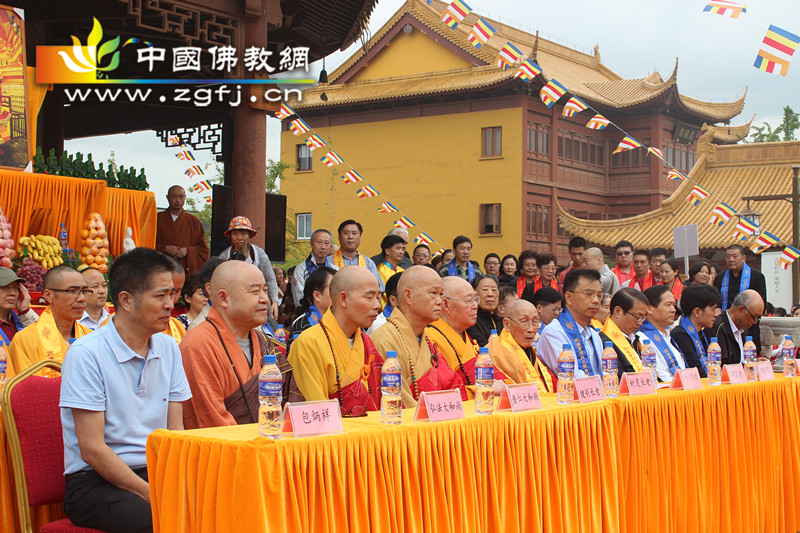 「观音」江苏太仓市同觉寺隆重举行毗卢宝冠自在观音开光法会
