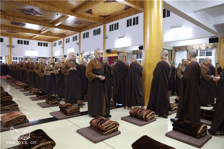 「佛教」福建太姥山平兴寺大众冬季念佛共修