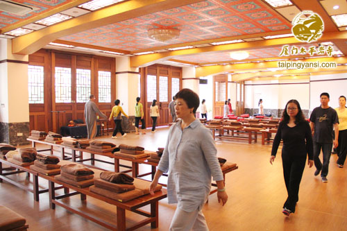 「福建厦门」福建厦门太平岩寺五月随喜禅三 众学员持佛正念如法行持