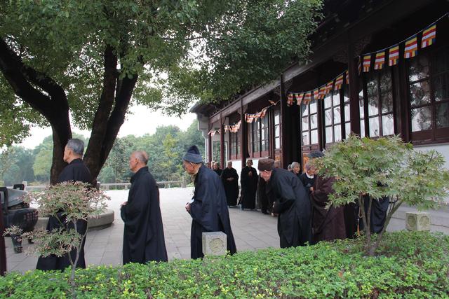 「佛教」苏州灵岩山寺举行佛教安养院成立两周年庆典