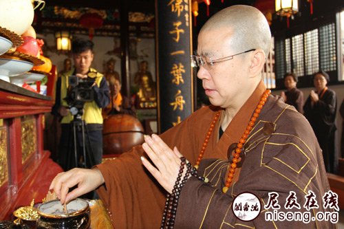 「华严」上海沉香阁举行观性法师圆寂三周年华严法会
