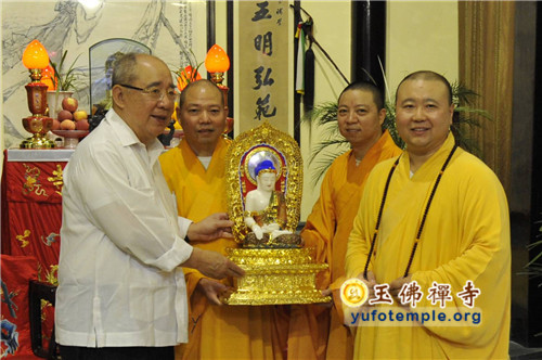 「佛教」中国国民党荣誉主席吴伯雄参观上海玉佛禅寺 「佛教」中国国民党荣誉主席吴伯雄参观上海玉佛禅寺