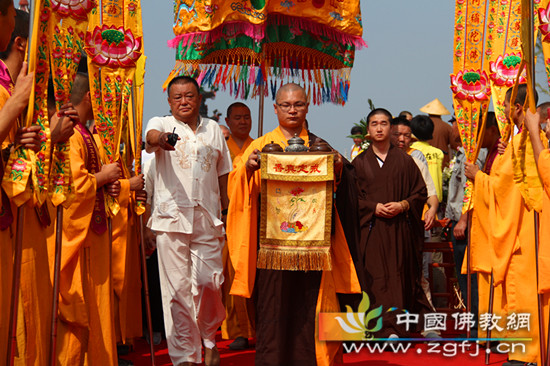 「南海禅寺」河南驻马店南海禅寺开山宗长明乘长老舍利塔落成暨舍利入塔法会圆满举行