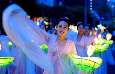 「佛教」韩国首尔曹溪宗等数万座寺庙举行纪念佛诞节仪式