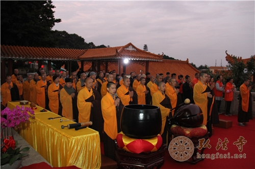 「浠水」广东深圳弘法寺隆重举行恭送本焕长老舍利赴湖北浠水胜乘寺永久安奉法会