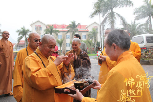 「中国佛教」台湾中国佛教会理事长圆宗长老一行莅临进明寺