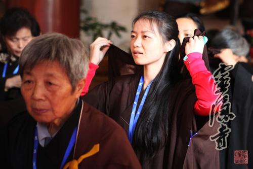 「灵隐寺」浙江灵隐寺三坛大戒法会第廿五天:讲比丘戒、和尚开示、菩萨居士习穿海青、搭衣 「灵隐寺」浙江灵隐寺三坛大戒法会第廿五天:讲比丘戒、和尚开示、菩萨居士习穿海青、搭衣