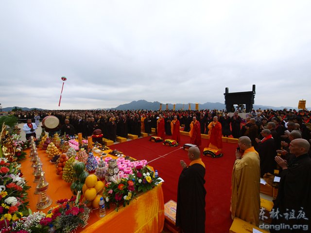 「佛教」佛诞日 庐山东林寺举行东林大佛装藏祝圣法会(组图) 「佛教」佛诞日 庐山东林寺举行东林大佛装藏祝圣法会(组图)