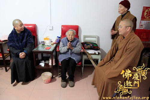 「佛教」厦门市佛教协会会长则悟大和尚一行走访看望慰问相关寺院老人