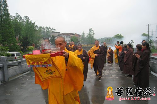 「佛教」江西宜春袁州区佛协会长圣愿法师荣任慈化禅寺住持