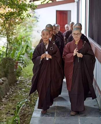「文化」曹山宝积寺依律如法结夏安居