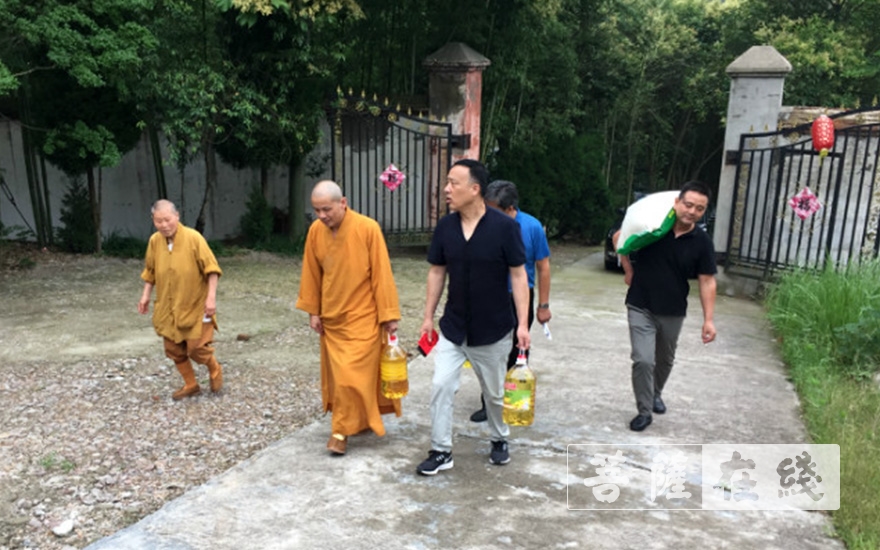 「肥西」合肥市佛协与肥西县佛协走访慰问受疫情影响的困难寺院