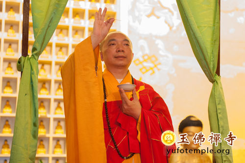 「佛教」上海玉佛禅寺举行传授三皈五戒法会