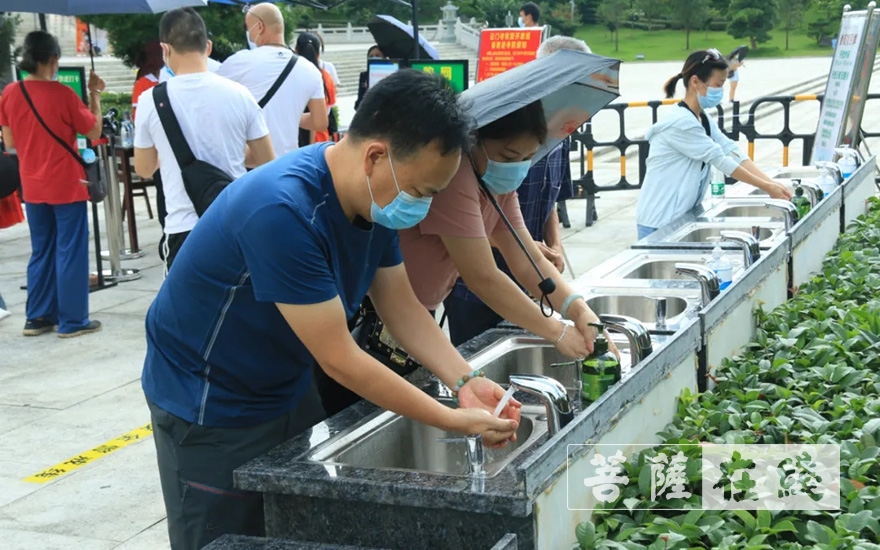 「佛教」云门寺开放首日升国旗暨广东佛学院云门学院复课
