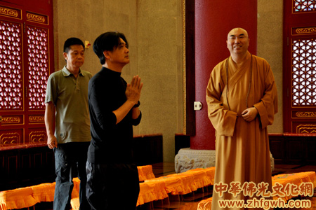 「佛教」国际巨星周润发先生一行到访香港西方寺 宽运法师接待 「佛教」国际巨星周润发先生一行到访香港西方寺 宽运法师接待