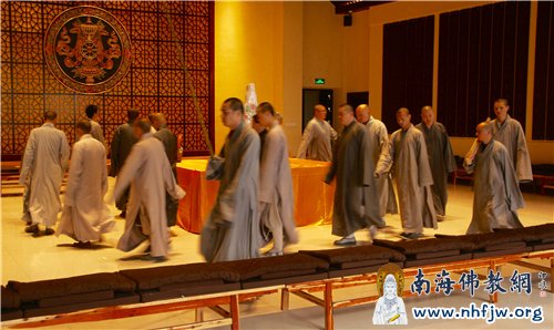 「佛教」本焕学院执事班于湖北大洪山大慈恩寺禅堂起香