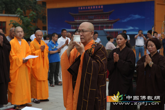 「大雄宝殿」河北藁城天恩寺举行大雄宝殿上梁仪式 「大雄宝殿」河北藁城天恩寺举行大雄宝殿上梁仪式
