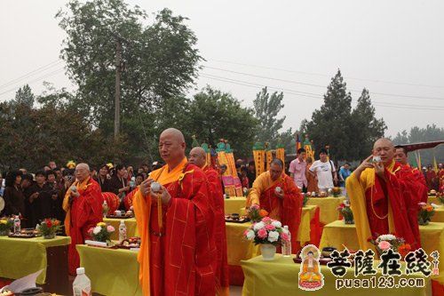 「大雄宝殿」河南报恩寺举行大雄宝殿奠基洒净法会