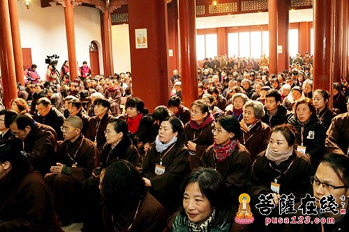 「灵隐寺」新年伊始 杭州灵隐寺举行居士诵经贺新春活动