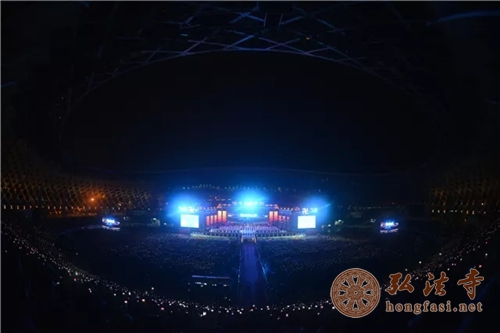 「佛教」感恩这个时代，感恩与你同行 ——2017年万众普佛供灯祈福大典